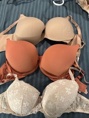 Victoria’s Secret 3 -Pack Women's Bras in Nude, Terracotta & Ivory 32DDD